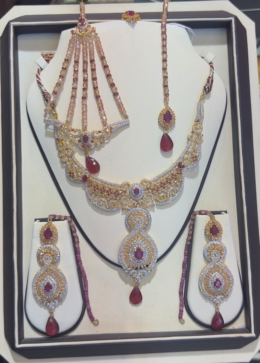 Clearance Sale on Gold Jewelry Collections