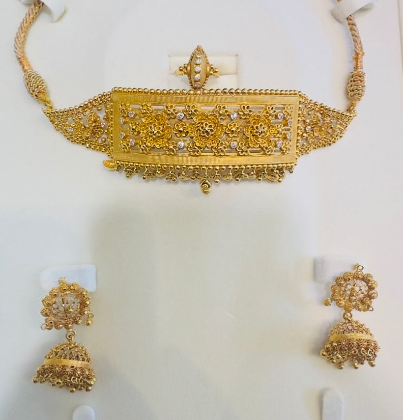 Clearance Sale on Gold Jewelry Collections