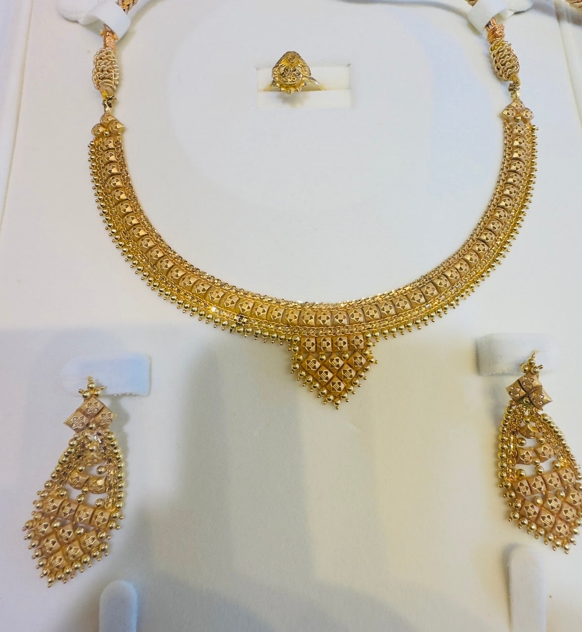 Clearance Sale on Gold Jewelry Collections