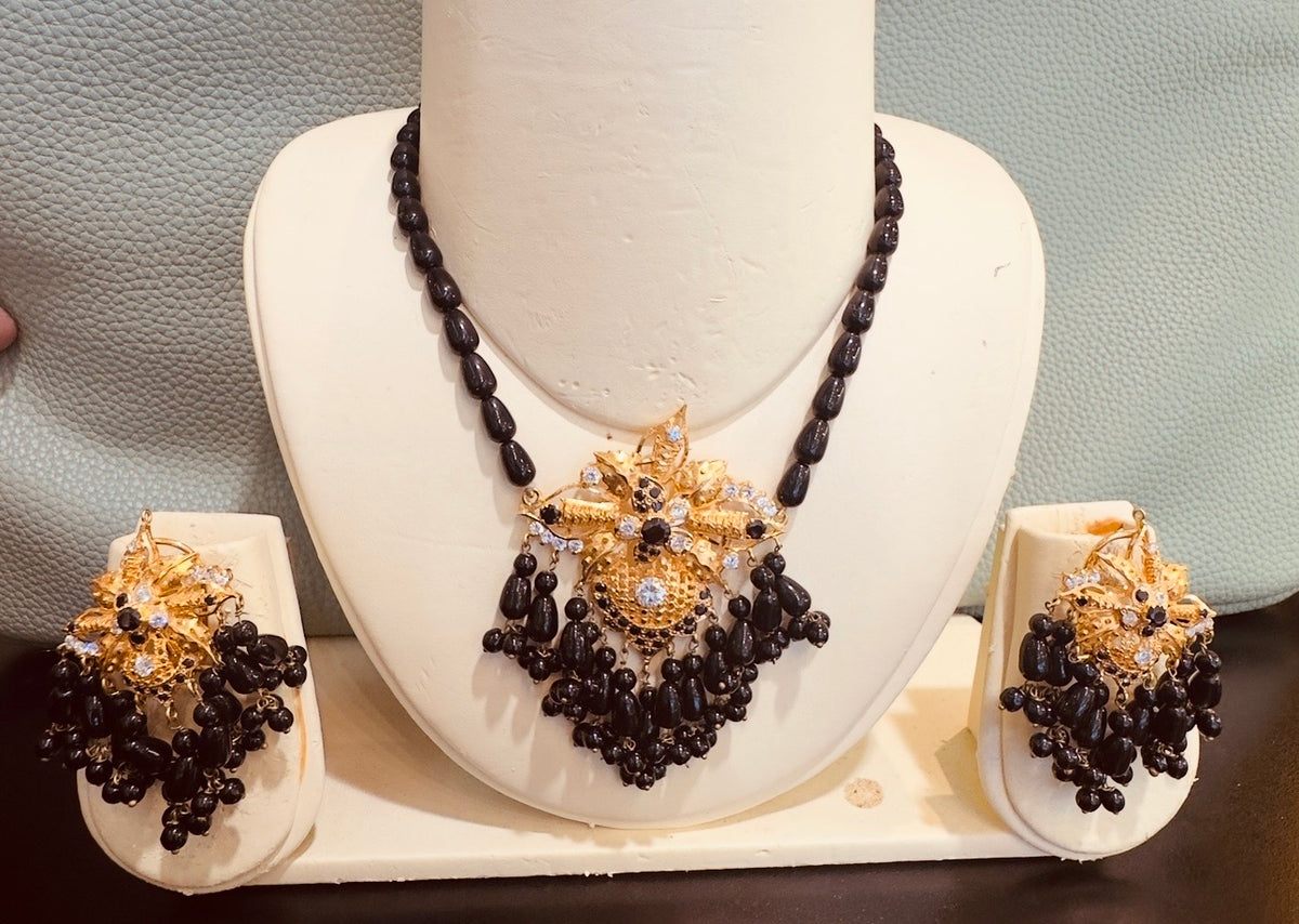 Clearance Sale on Gold Jewelry Collections