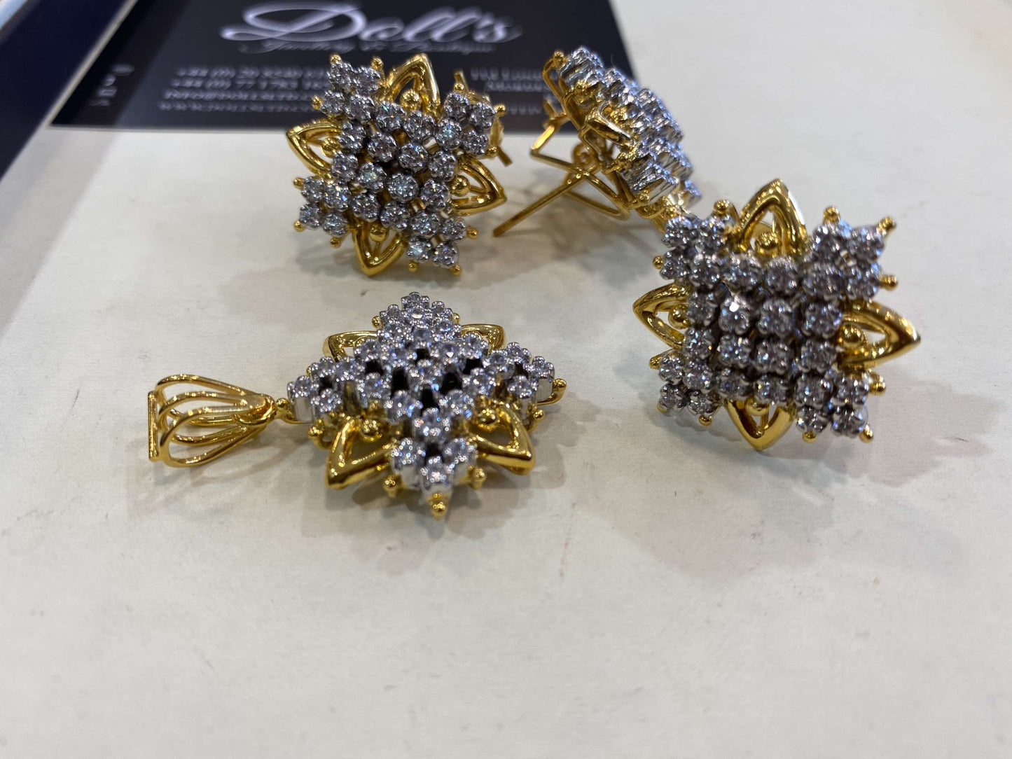 Gold Pendent Ganga Gamni Sets
