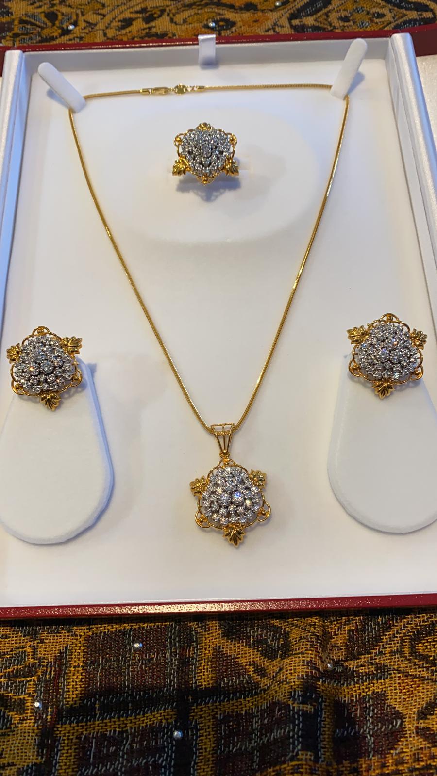 21ct Gold Gangajamni Set With American Diamonds