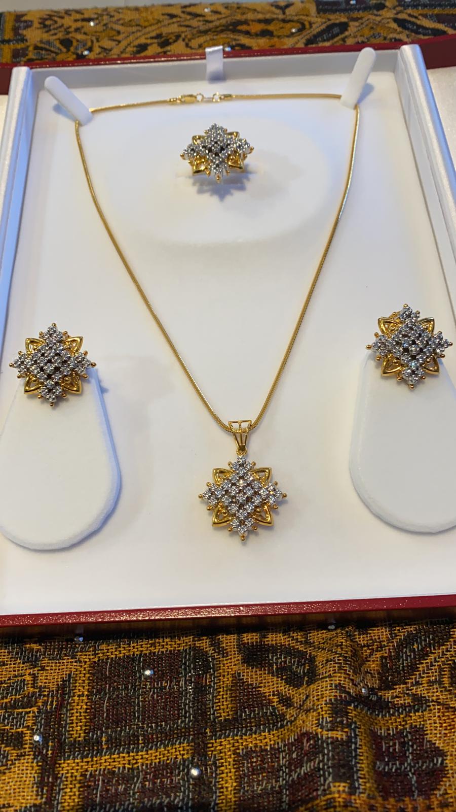 21ct Gold Gangajamni Set With American Diamonds