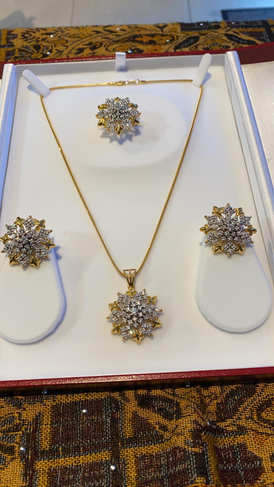 21ct Gold Gangajamni Set With American Diamonds