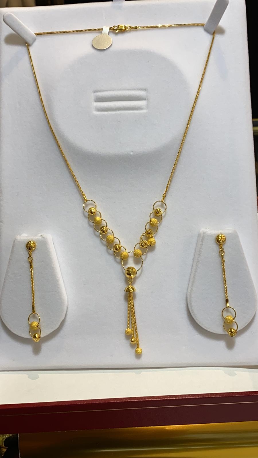Necklace & Earrings 22ct Gold Set
