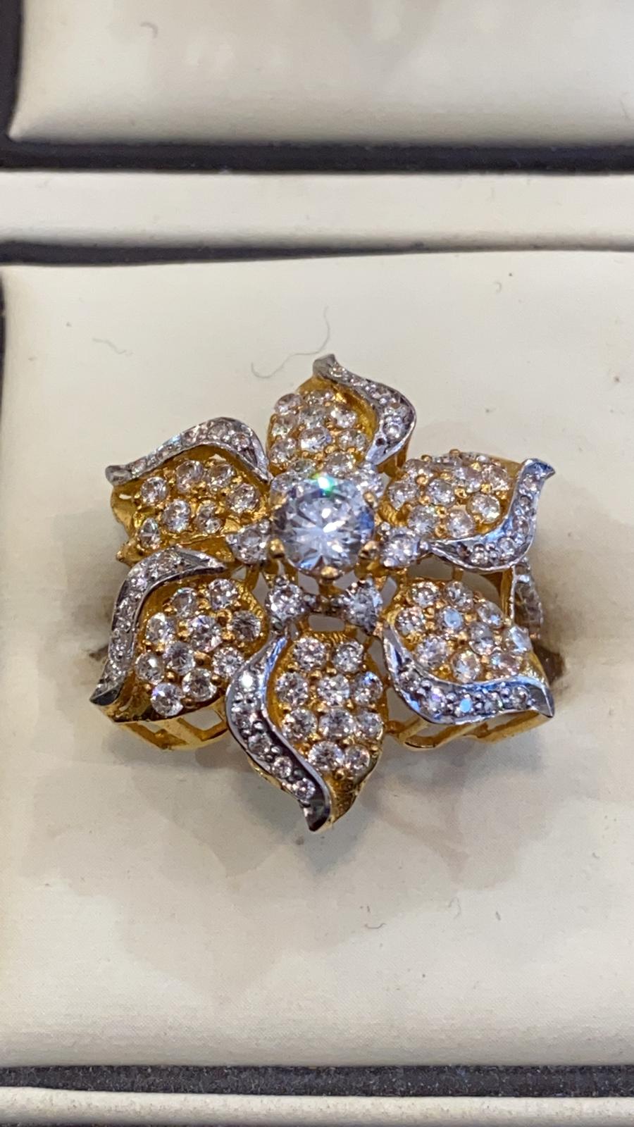 y22ct Gold Ring