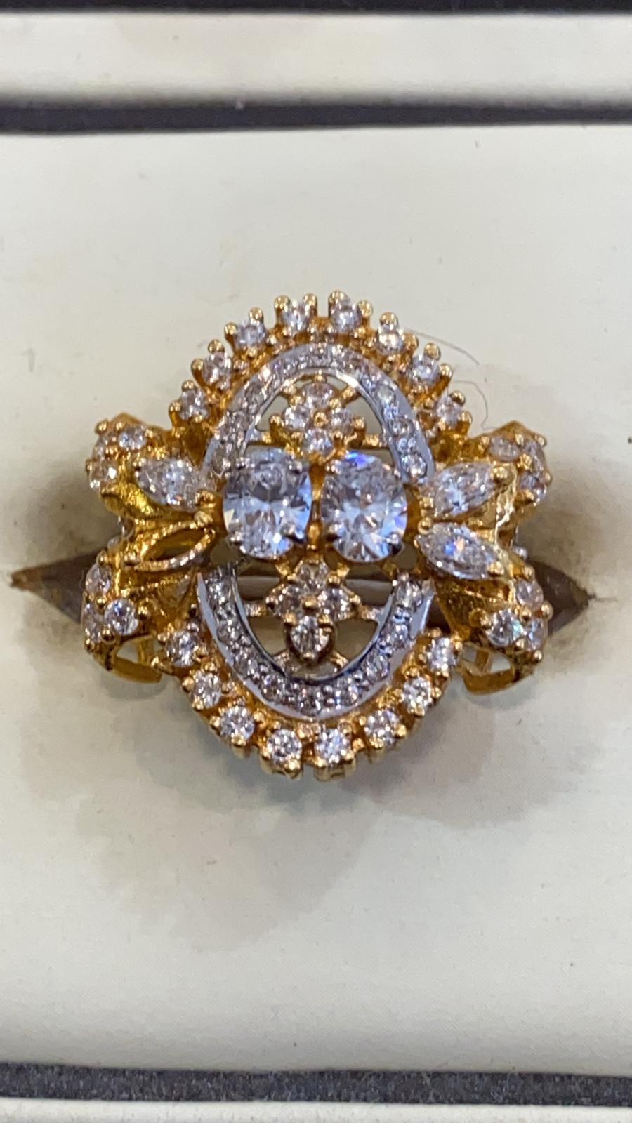 y22ct Gold Ring