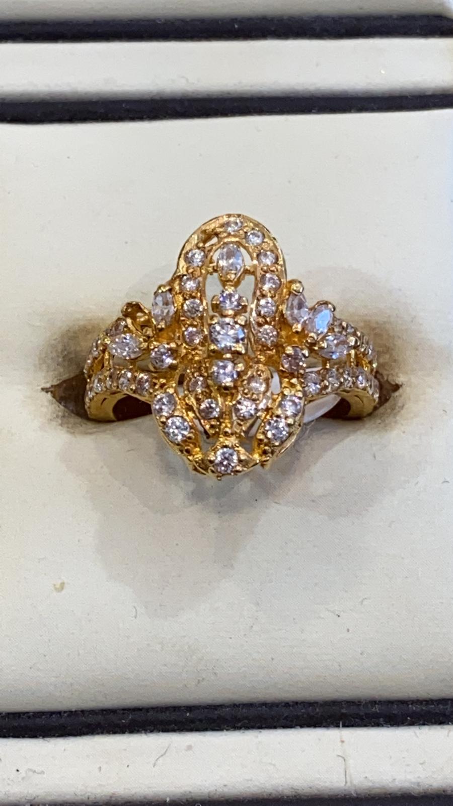 y22ct Gold Ring