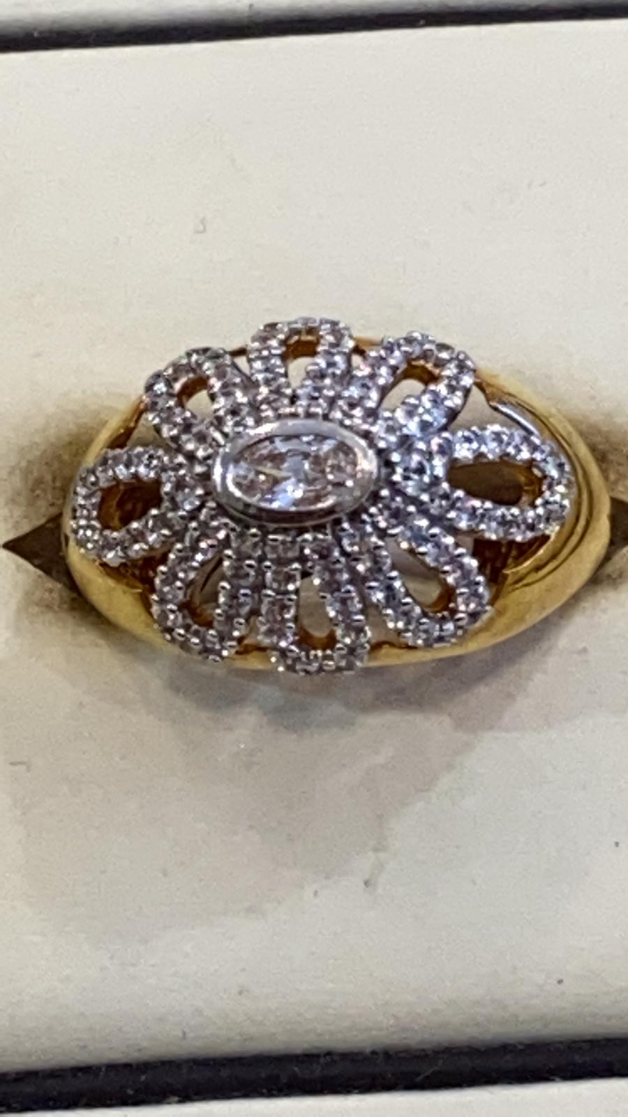 y22ct Gold Ring