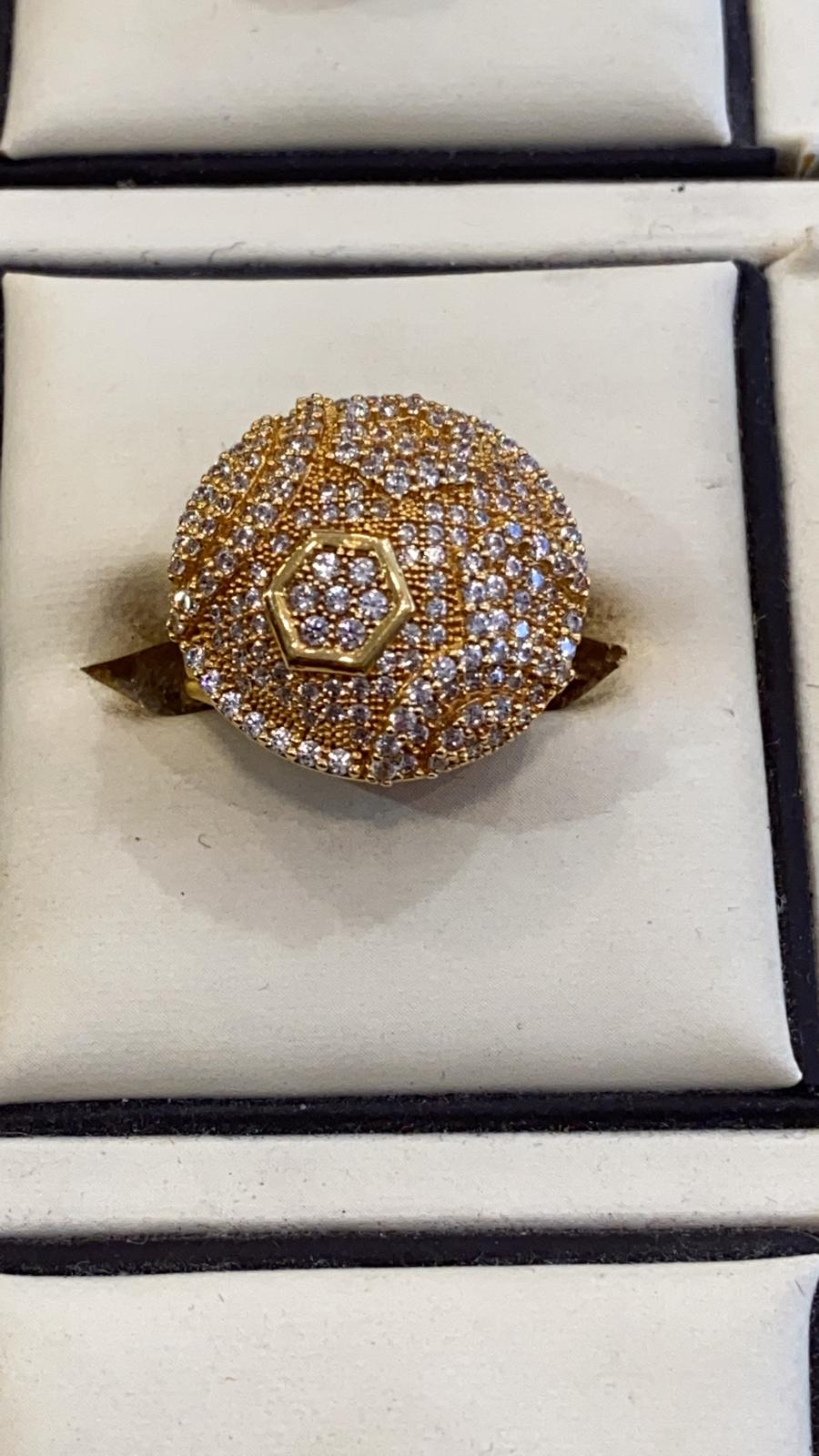 y22ct Gold Ring