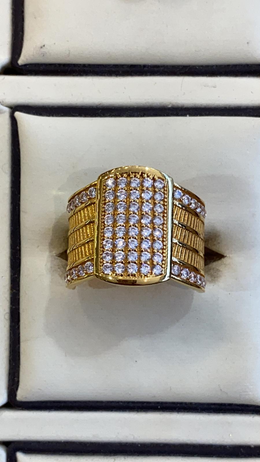 y22ct Gold Ring