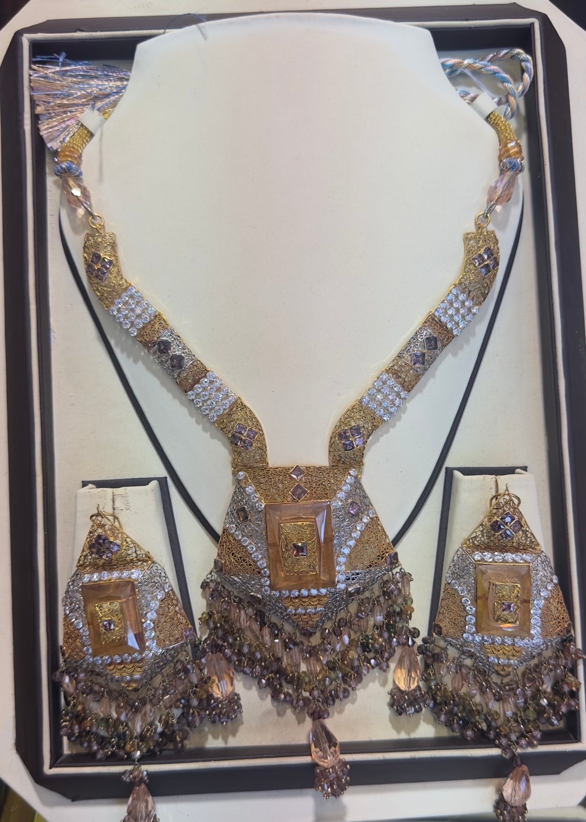 Clearance Sale on Gold Jewelry Collections