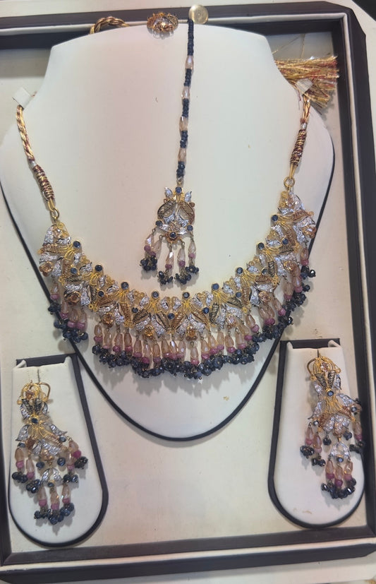 Clearance Sale on Gold Jewelry Collections
