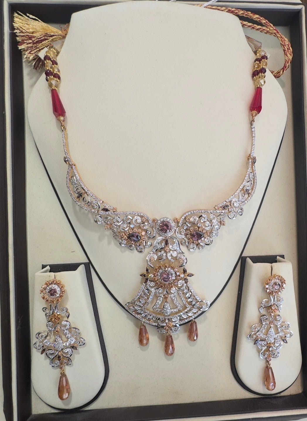 Clearance Sale on Gold Jewelry Collections