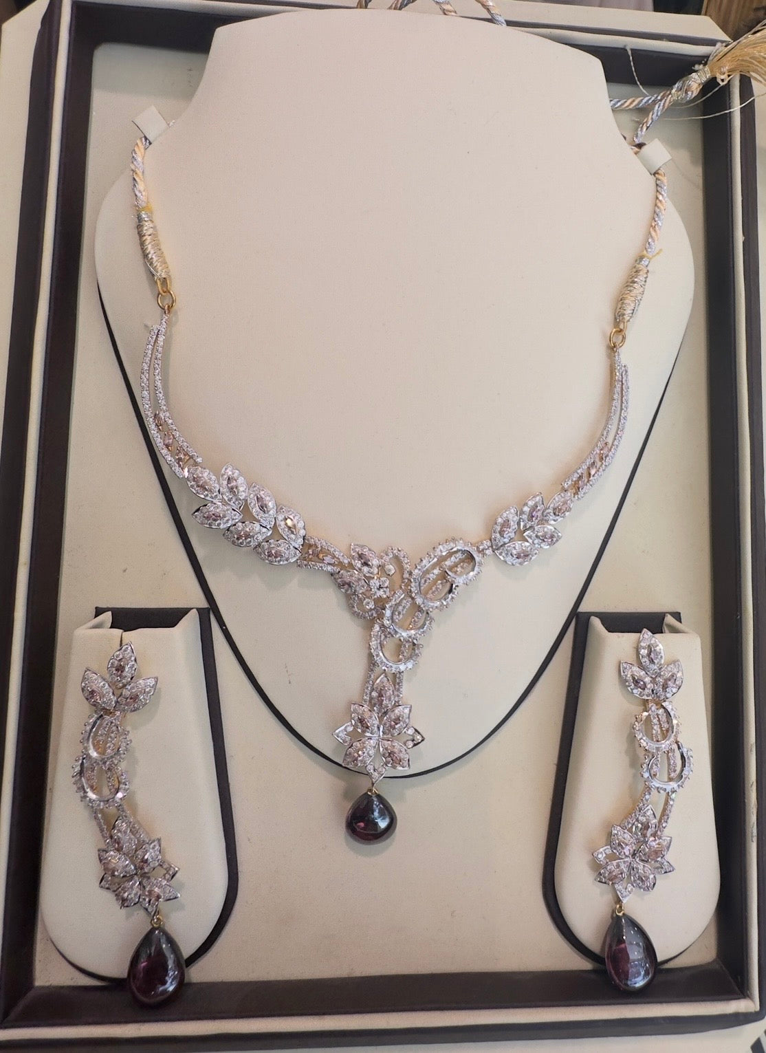 Clearance Sale on Gold Jewelry Collections