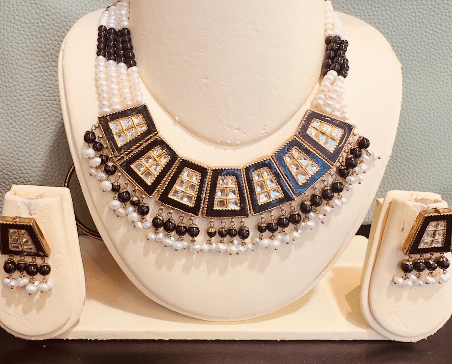 Clearance Sale on Gold Jewelry Collections