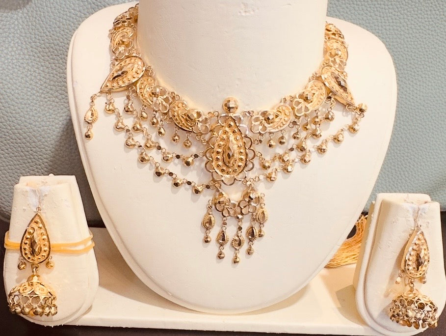 Clearance Sale on Gold Jewelry Collections