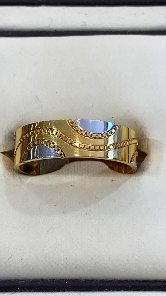 y22ct Gold Ring